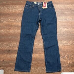 Levi's Women's relaxed boot cut 550 Jeans never worn new with tags